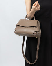 Lucienne Tasche